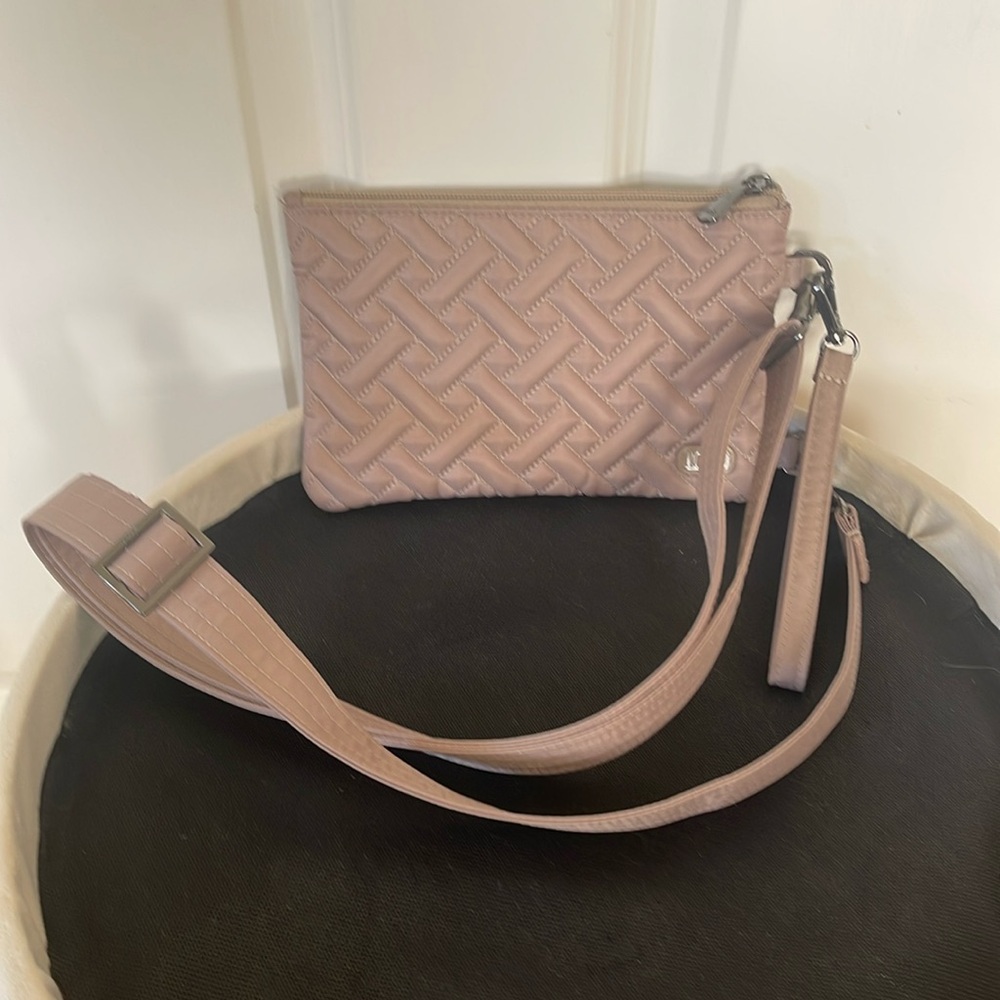 LUG peekaboo crossbody